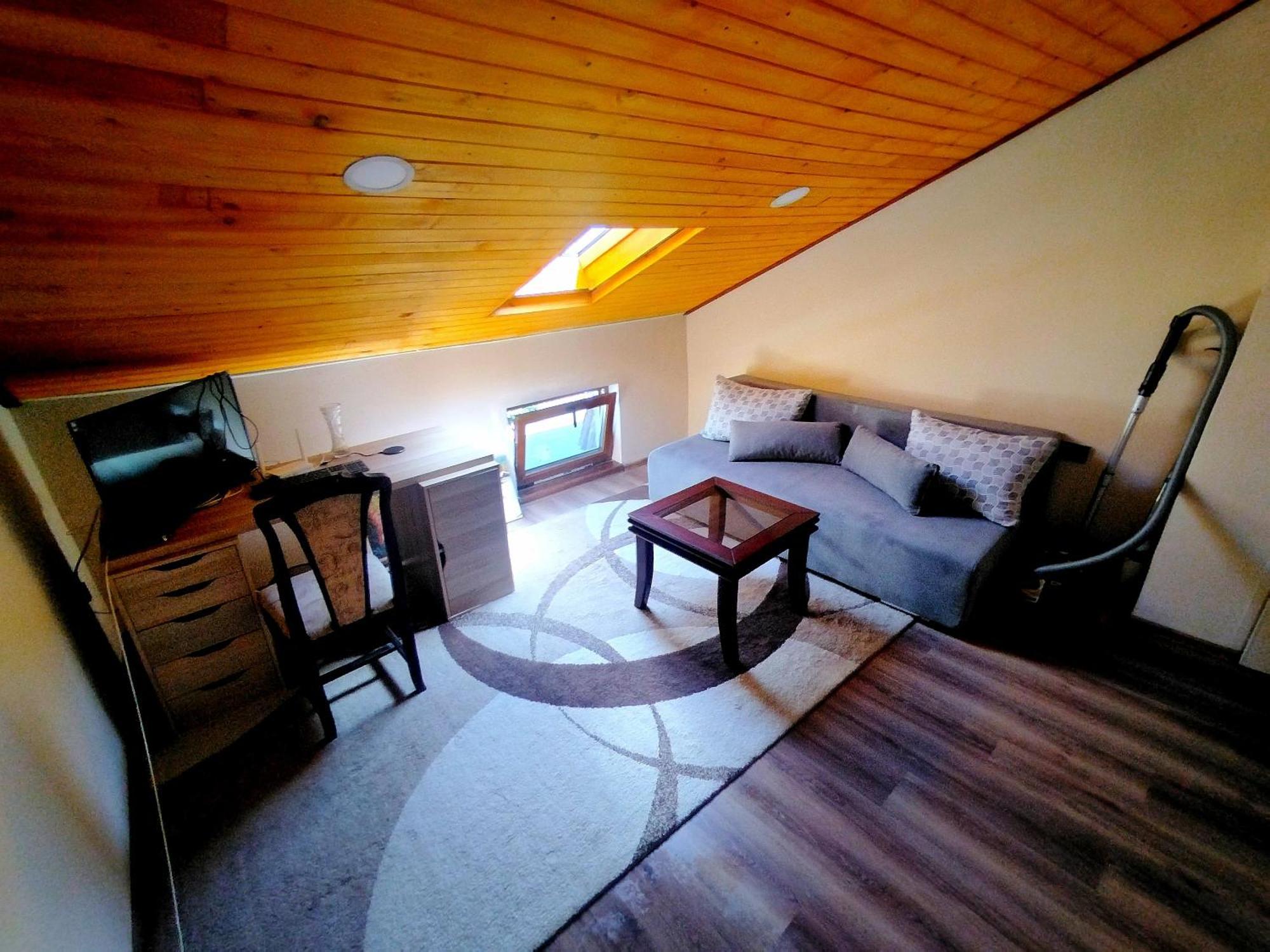 Low Budget Apartment With Breakfast #3 Warna Zewnętrze zdjęcie
